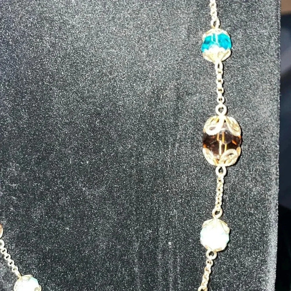 Vintage glass beaded gold tone layering necklace - Picture 4 of 7